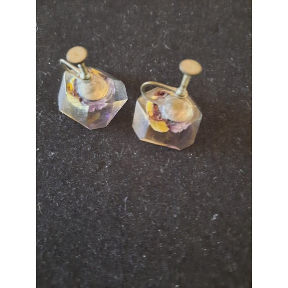 Vintage Lucite Reverse Pansies Screw Back Earrings - Picture 5 of 6